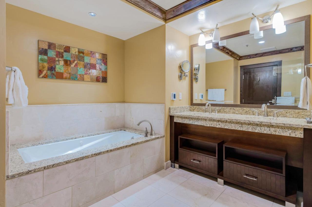 Constellation Residences #4204 At The Ritz Carlton Тръки Екстериор снимка